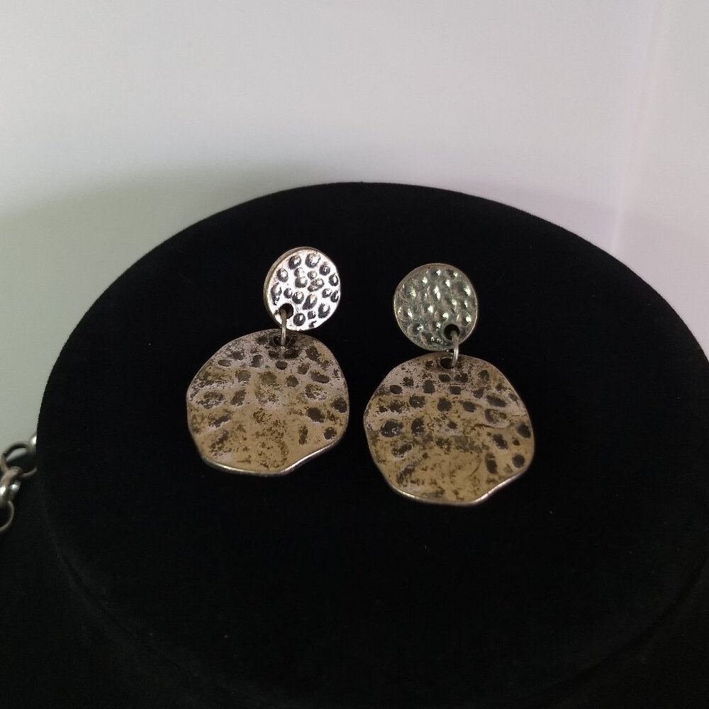 Ruby Rd Silver Tone Hammered Coin Bib Necklace Statement Necklace & Earrings - Picture 5 of 9